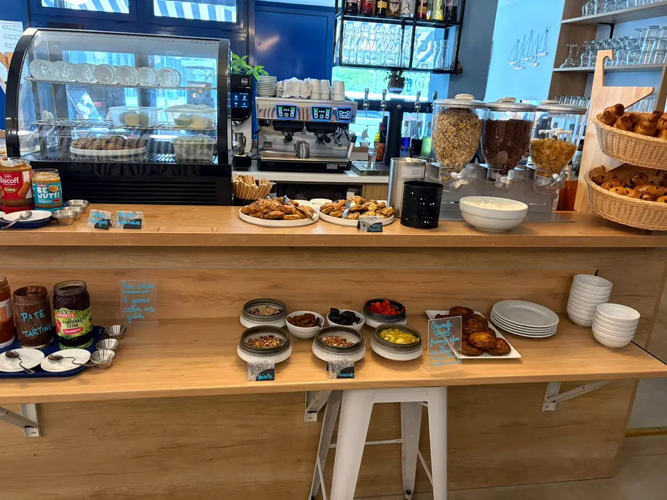 Buffet soirée et petit-déjeuner pour les professionnels en étape à Saint-Malo